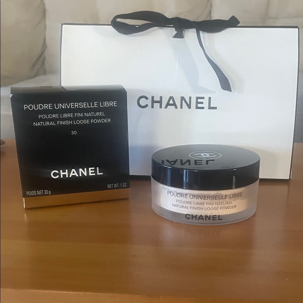 CHANEL Poudre Universelle Libre - Natural Finish Loose Powder